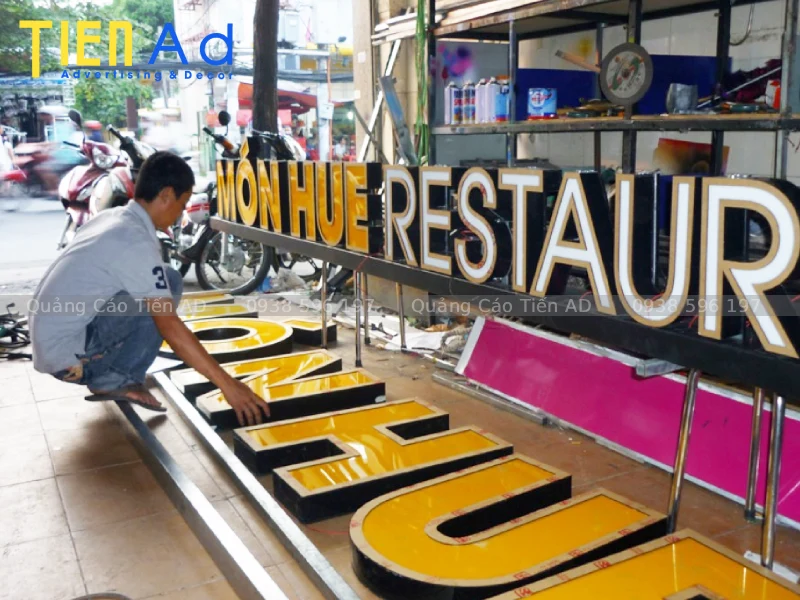 Ưu điểm nổi bật của chữ nổi mica viền inox