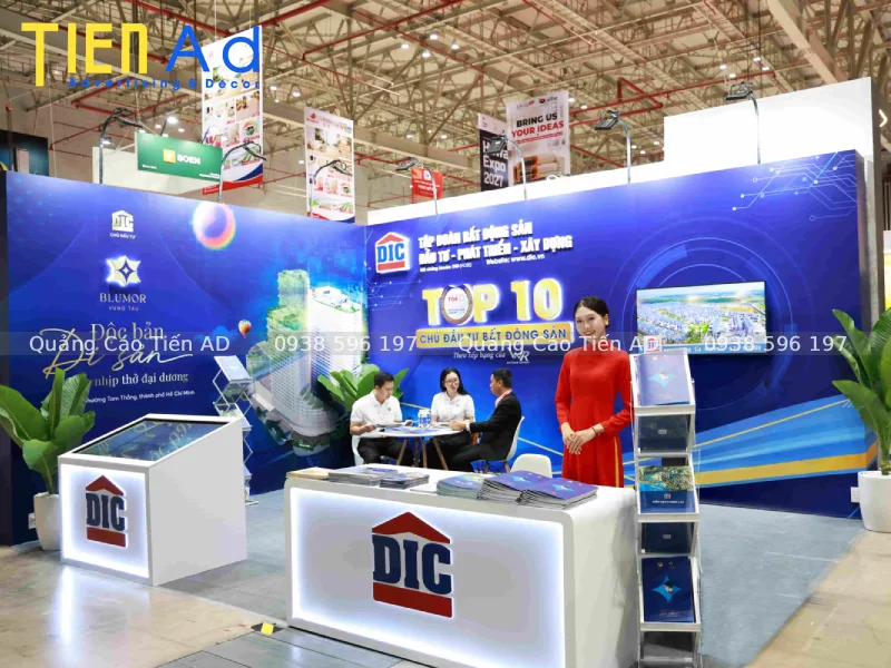 Vai trò của thi công gian hàng hội chợ bất động sản trong việc thu hút khách hàng