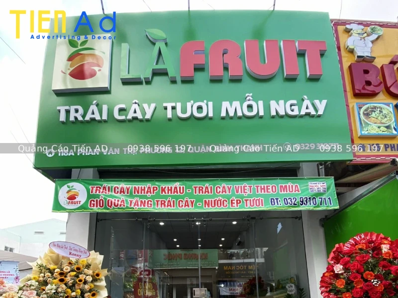 Vì sao bảng alu chữ nổi giúp cửa hàng nổi bật hơn đối thủ