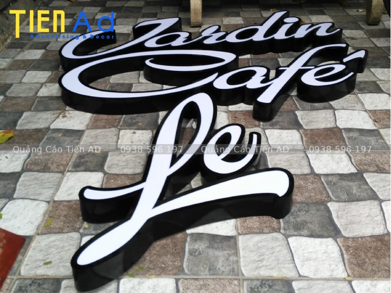 Vì sao chữ nổi mica viền inox ngày càng được ưa chuộng