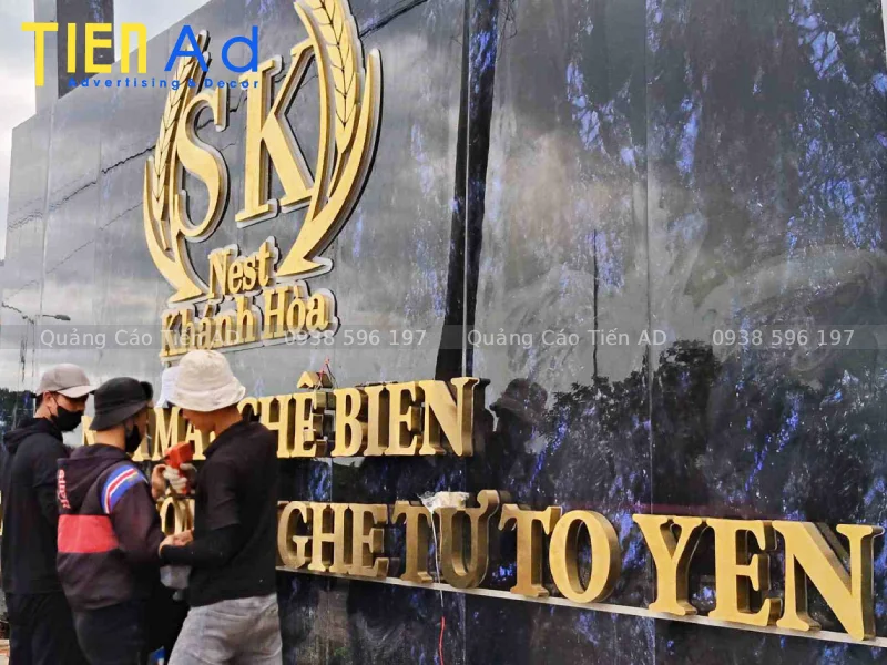 Yếu tố kỹ thuật cần lưu ý khi thi công nổi phù hợp cho cổng tòa nhà, khu đô thị và khu công nghiệp